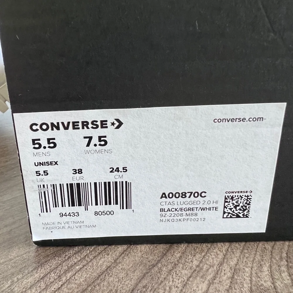 Converse CTAS Lugged 2.0 Hi Unisex Black & White Shoe Size 5.5 or 7.5 #B1199 - Picture 2 of 10